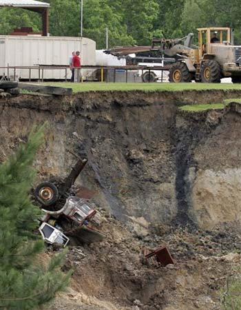 Sinkholes  on Massive Sinkhole Widening In Southeast Texas Town